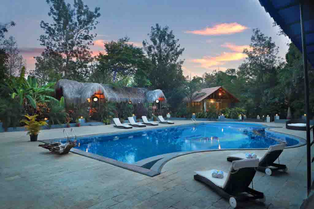 Padding-Resorts-in-Coorg-Swimming-pool